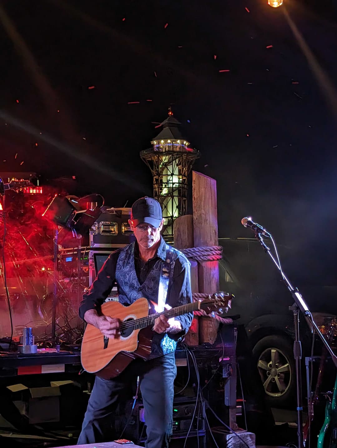 Dave Krasinski - guitarist, singer